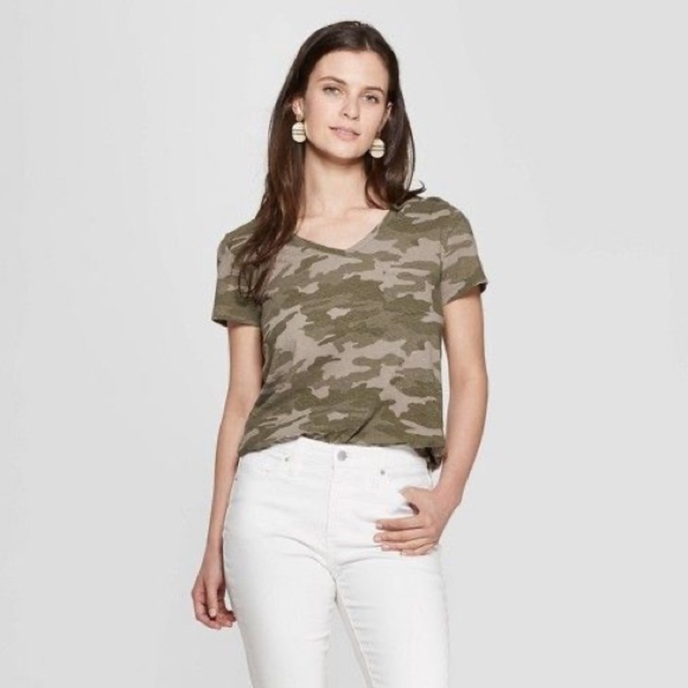 Camo T-shirt V Neck